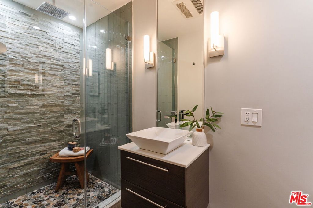 12348 Landale Street Property Photo 22