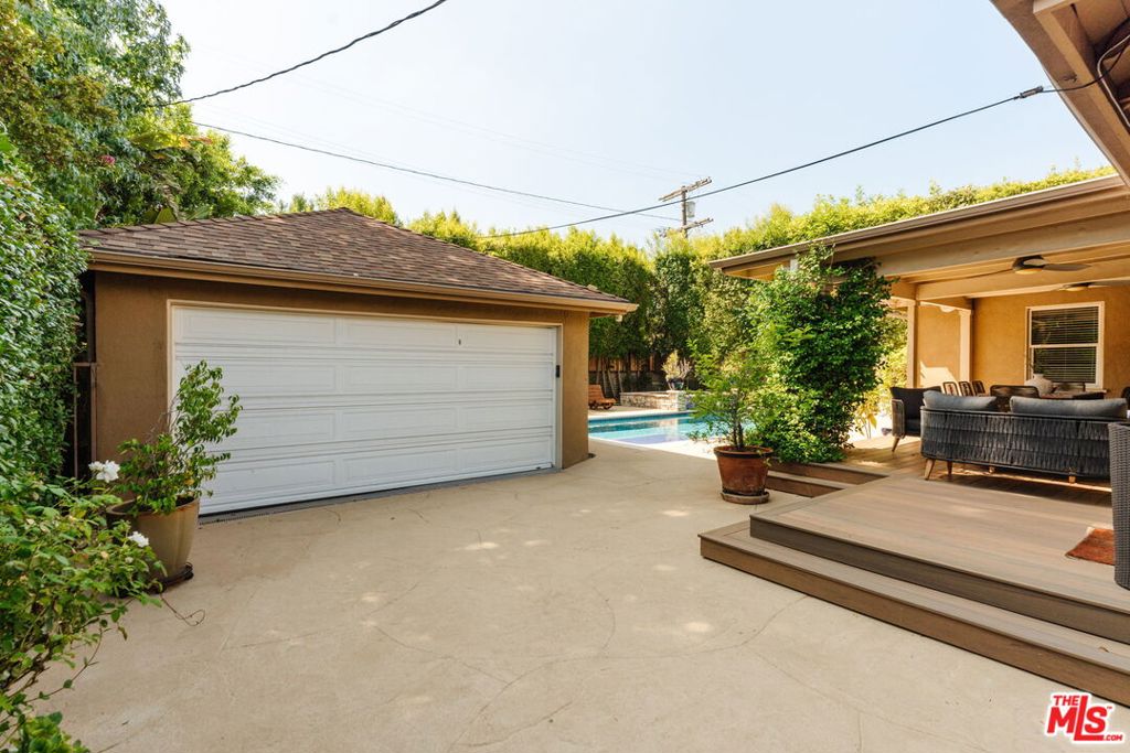 12348 Landale Street Property Photo 39