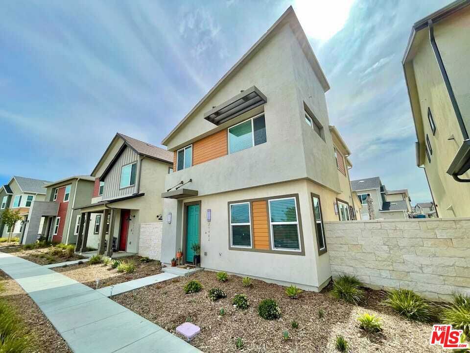 27482 Boulderview Way Property Photo 1