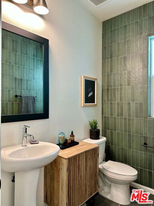 27482 Boulderview Way Property Photo 7