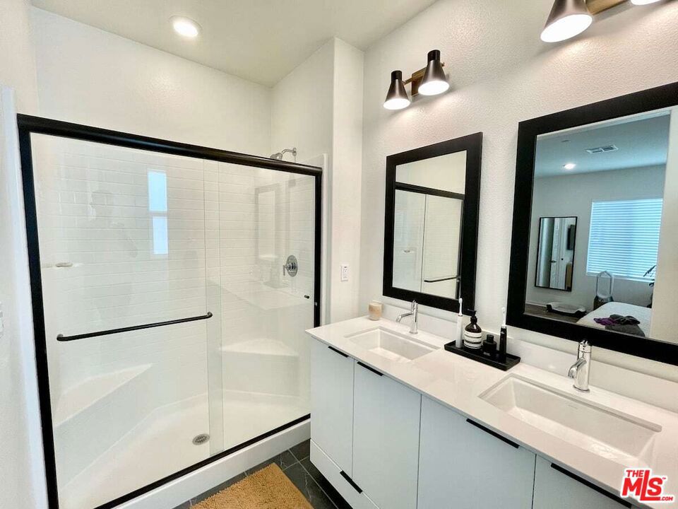 27482 Boulderview Way Property Photo 10