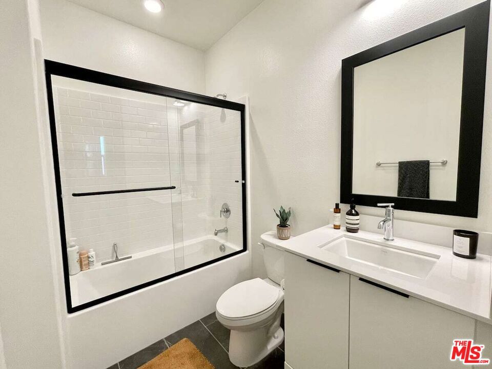 27482 Boulderview Way Property Photo 13