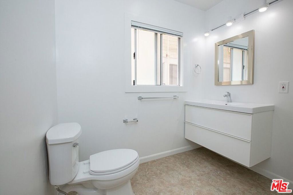 40 Rose Avenue 2 Property Photo 6