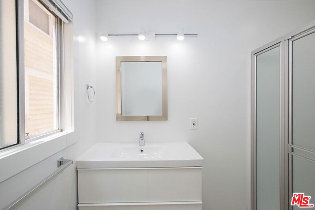 40 Rose Avenue 2 Property Photo 7