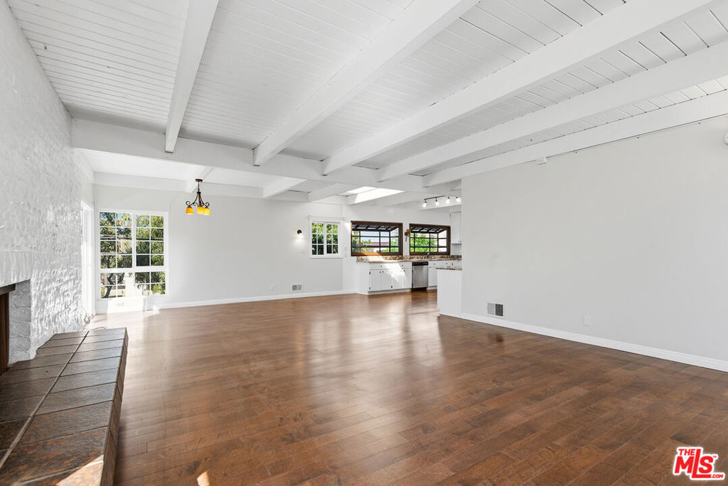 3900 Pacific Avenue Property Photo 8