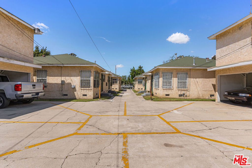 1000 N Sloan Avenue Property Photo 7