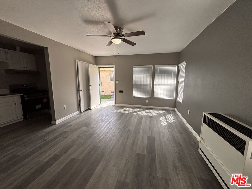 1000 N Sloan Avenue Property Photo 14