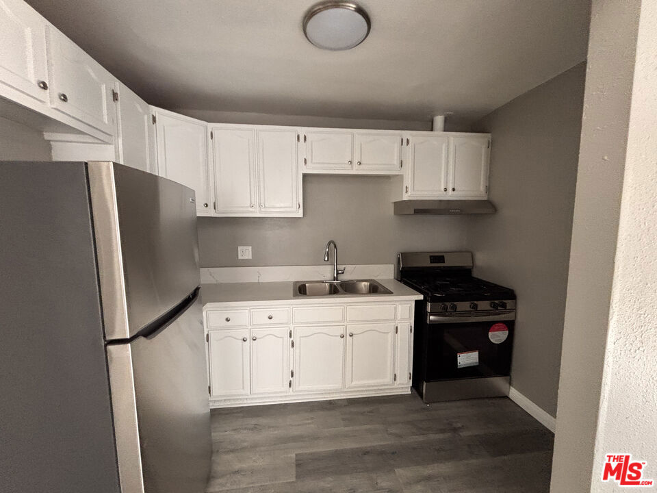 1000 N Sloan Avenue Property Photo 15