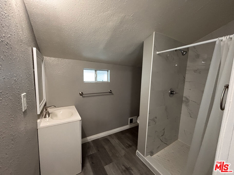 1000 N Sloan Avenue Property Photo 18