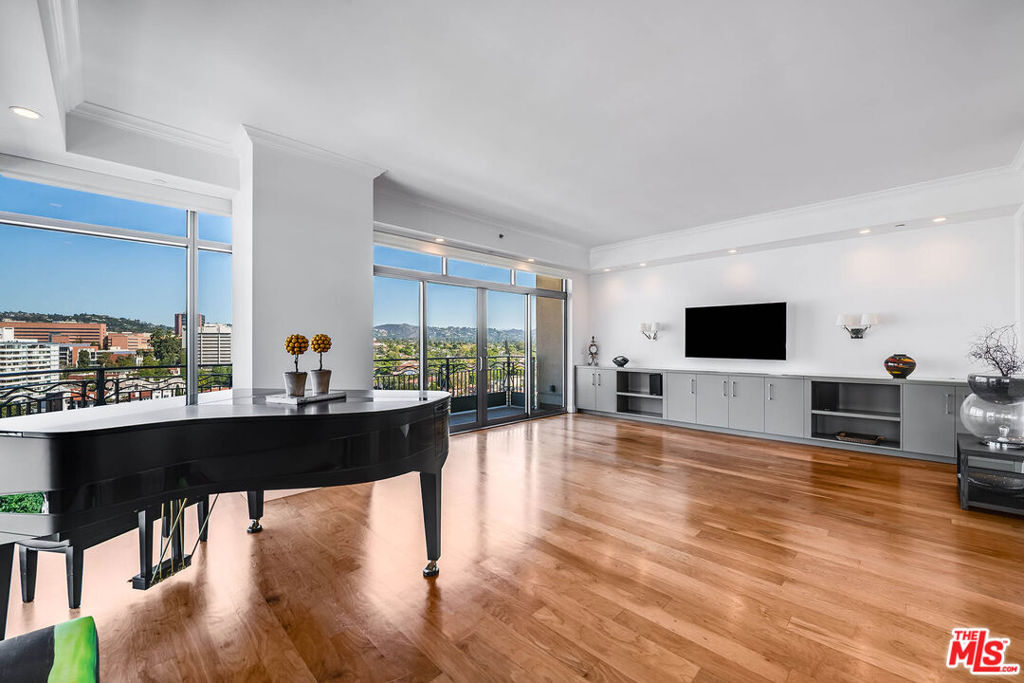 10800 Wilshire Boulevard 1101 Property Photo 8