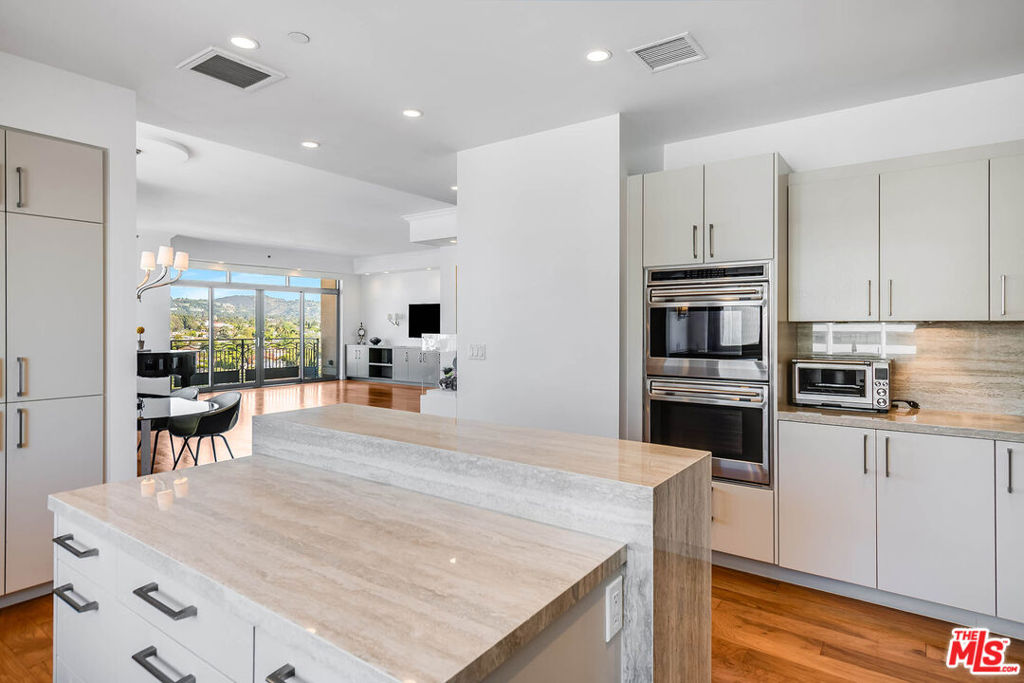 10800 Wilshire Boulevard 1101 Property Photo 17
