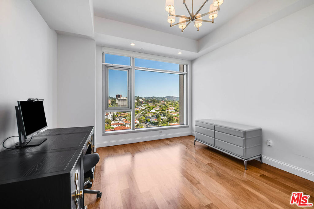 10800 Wilshire Boulevard 1101 Property Photo 21