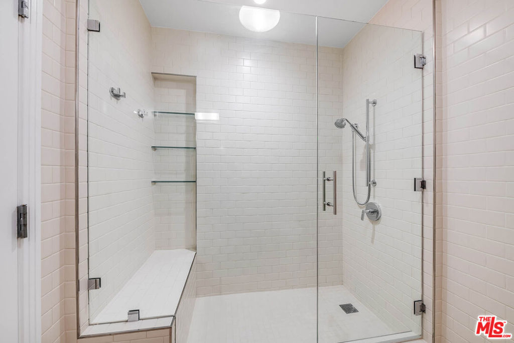 10800 Wilshire Boulevard 1101 Property Photo 24