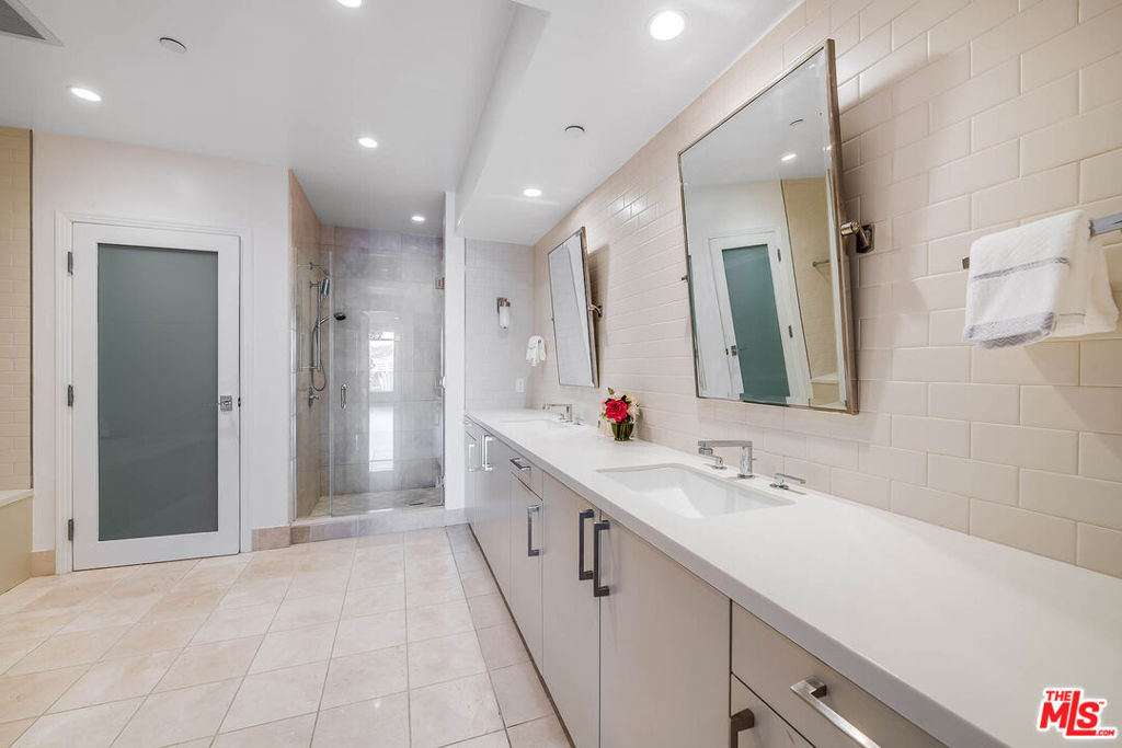 10800 Wilshire Boulevard 1101 Property Photo 28