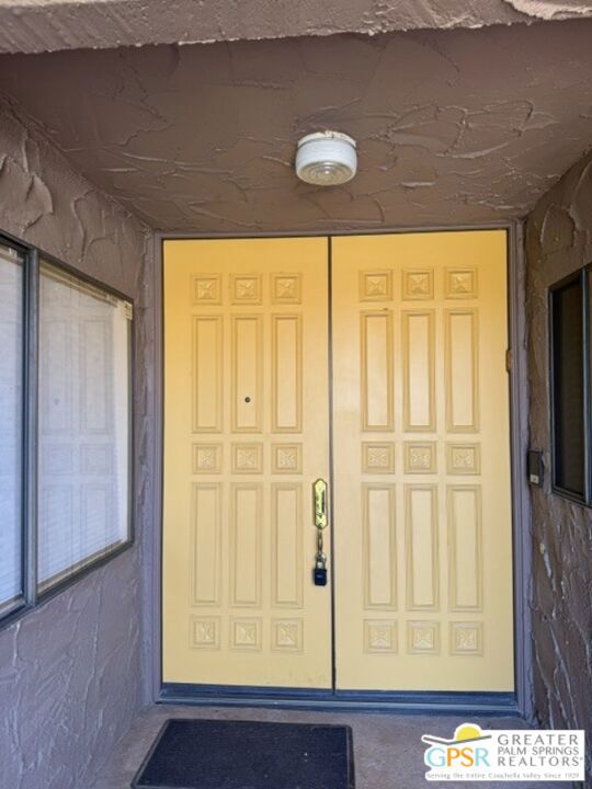 3131 Cambridge Court Property Photo 1