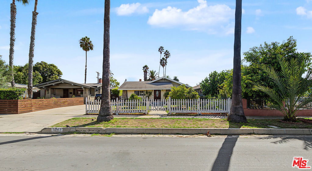 154 S Hobart Boulevard Property Photo 1