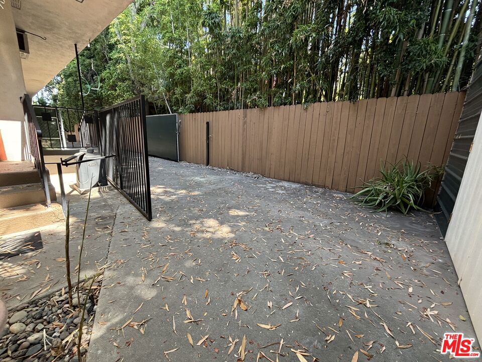 1807 Taft Avenue 2-3 Property Photo 2