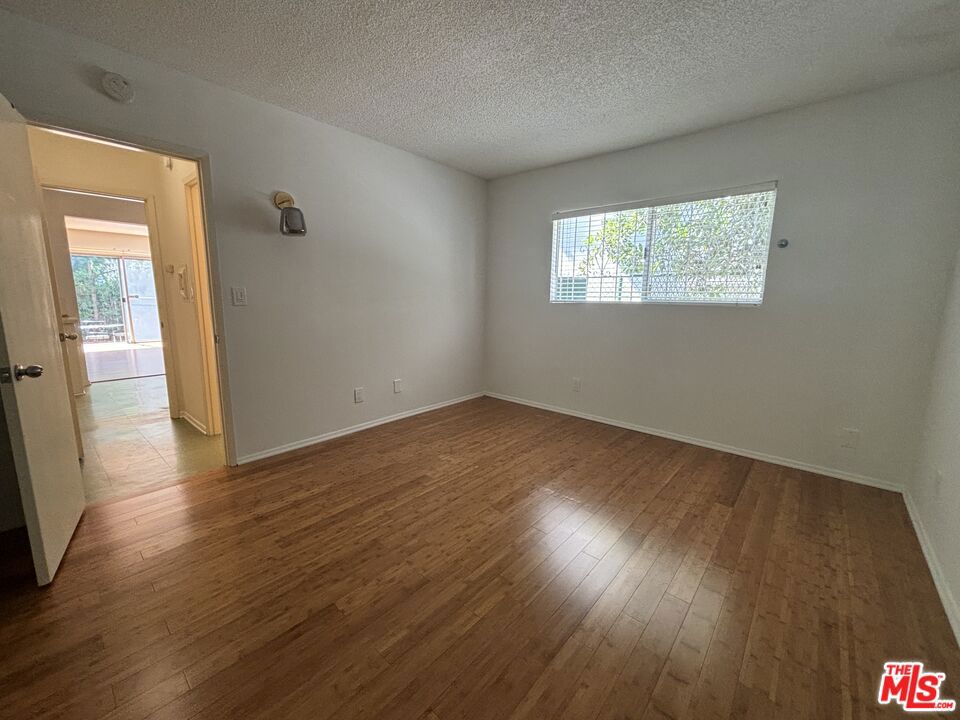 1807 Taft Avenue 2-3 Property Photo 12