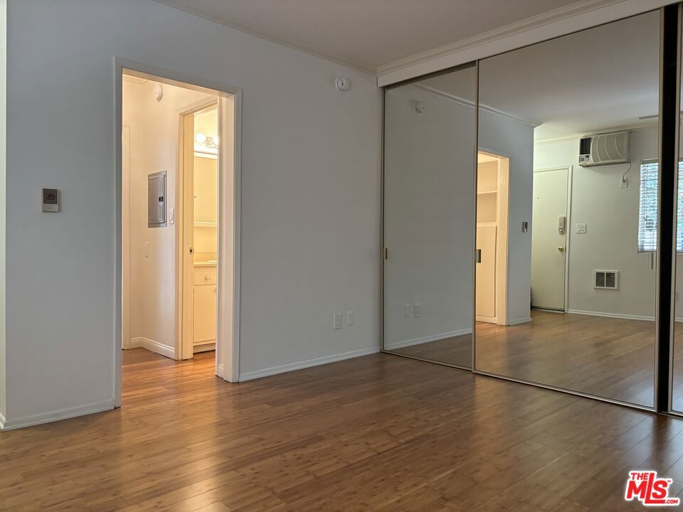 1807 Taft Avenue 2-3 Property Photo 27