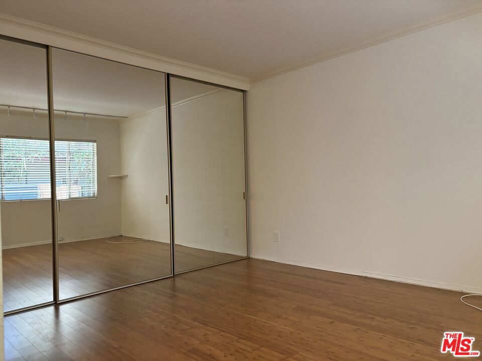 1807 Taft Avenue 2-3 Property Photo 28