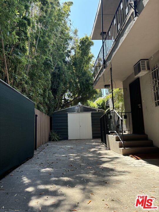 1807 Taft Avenue 2-3 Property Photo 33