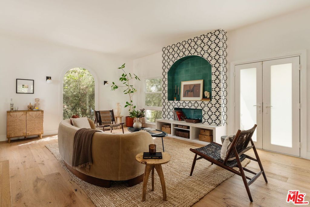 3221 Griffith Park Boulevard Property Photo 7