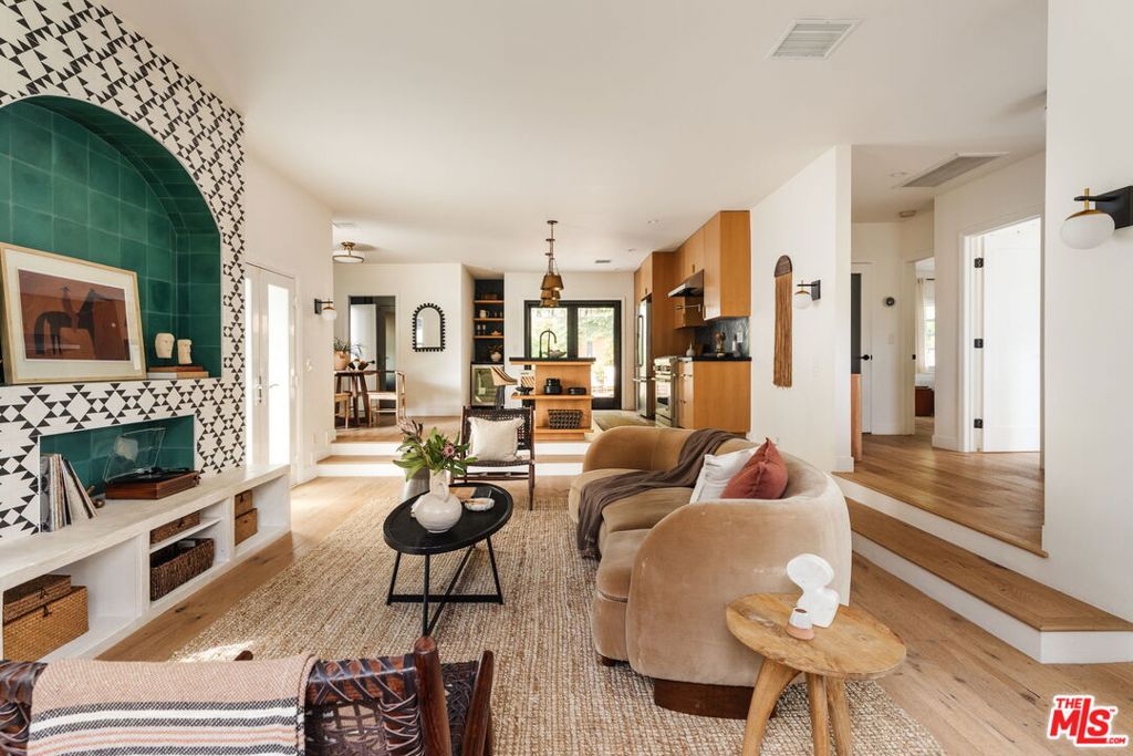 3221 Griffith Park Boulevard Property Photo 9