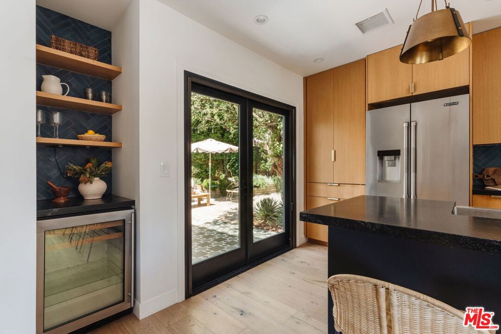 3221 Griffith Park Boulevard Property Photo 12
