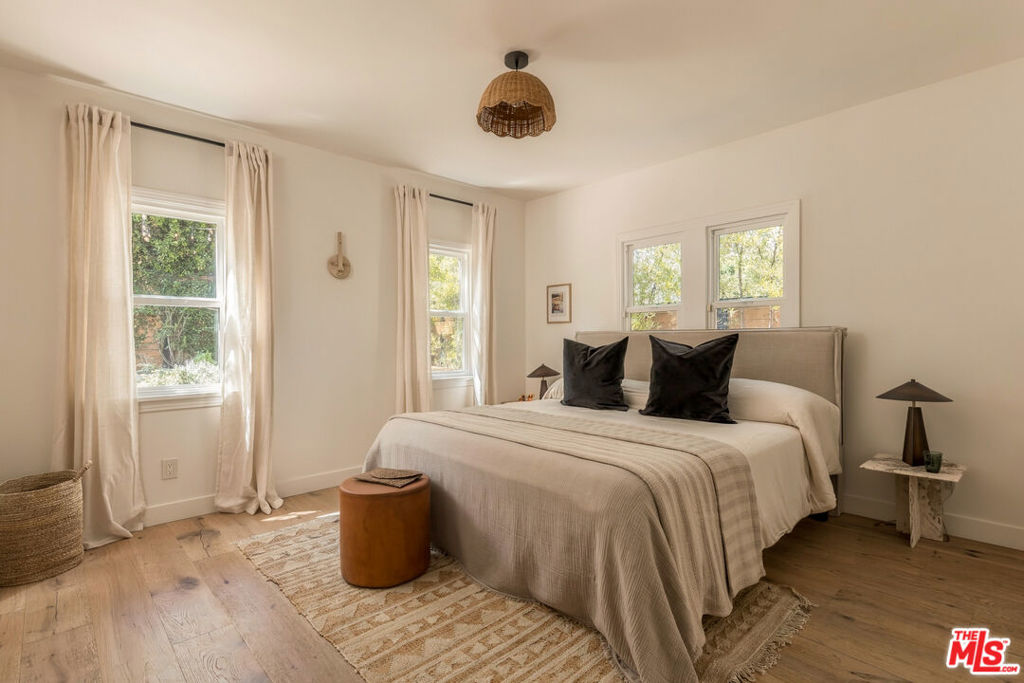 3221 Griffith Park Boulevard Property Photo 19