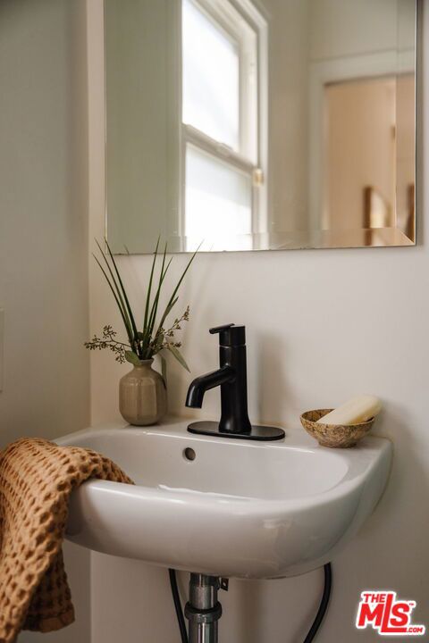 3221 Griffith Park Boulevard Property Photo 32