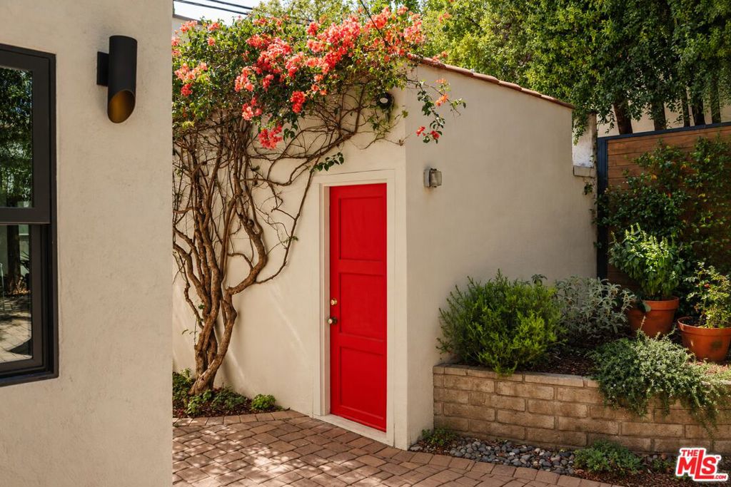 3221 Griffith Park Boulevard Property Photo 38