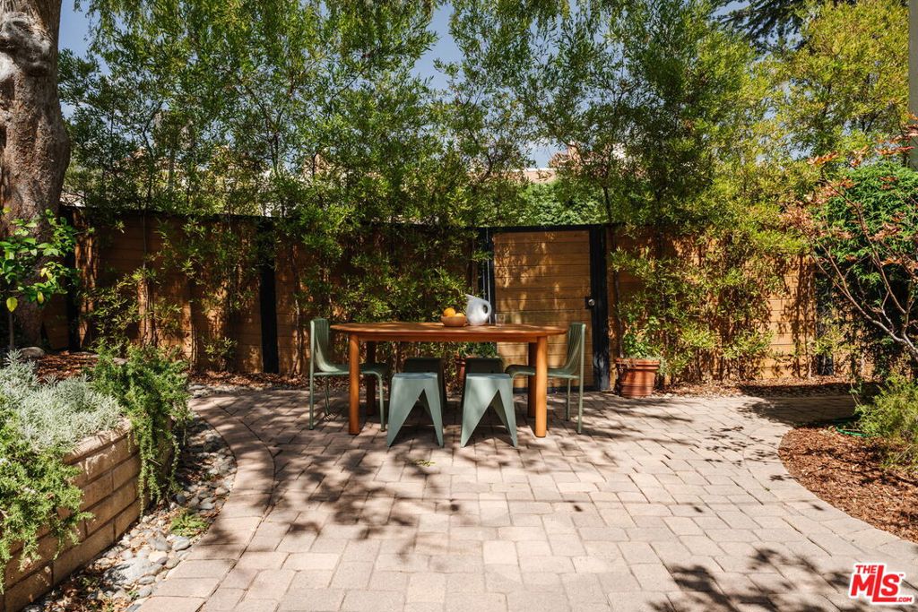3221 Griffith Park Boulevard Property Photo 40