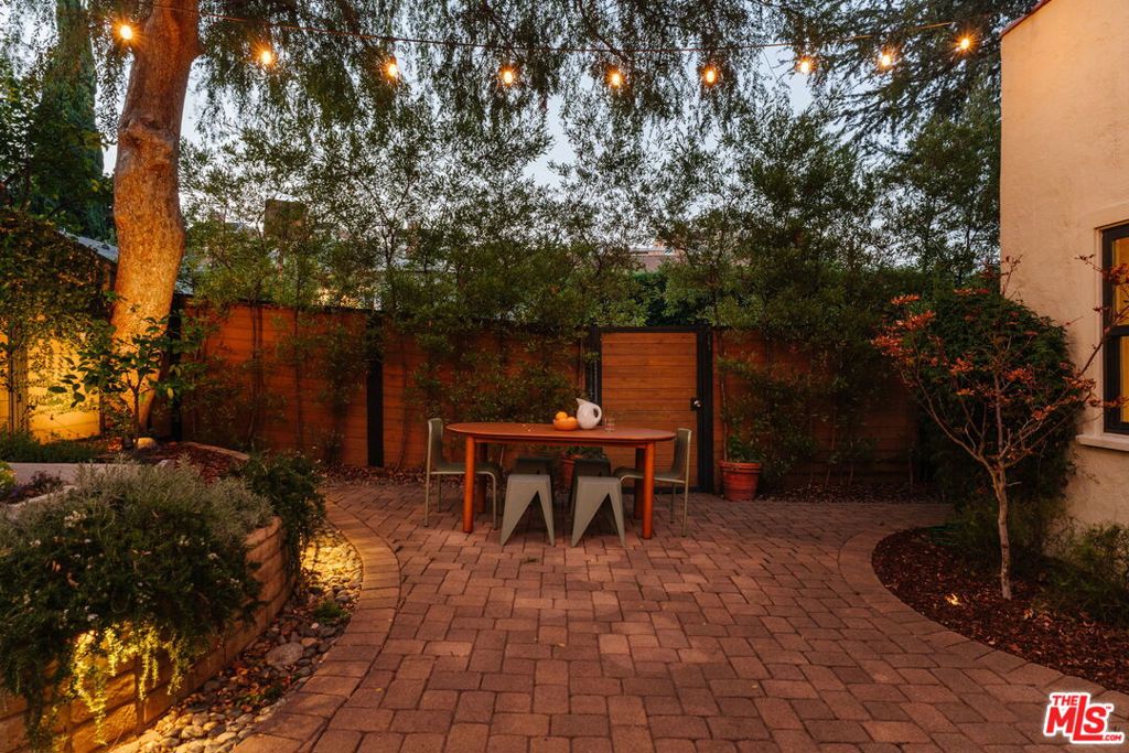 3221 Griffith Park Boulevard Property Photo 43