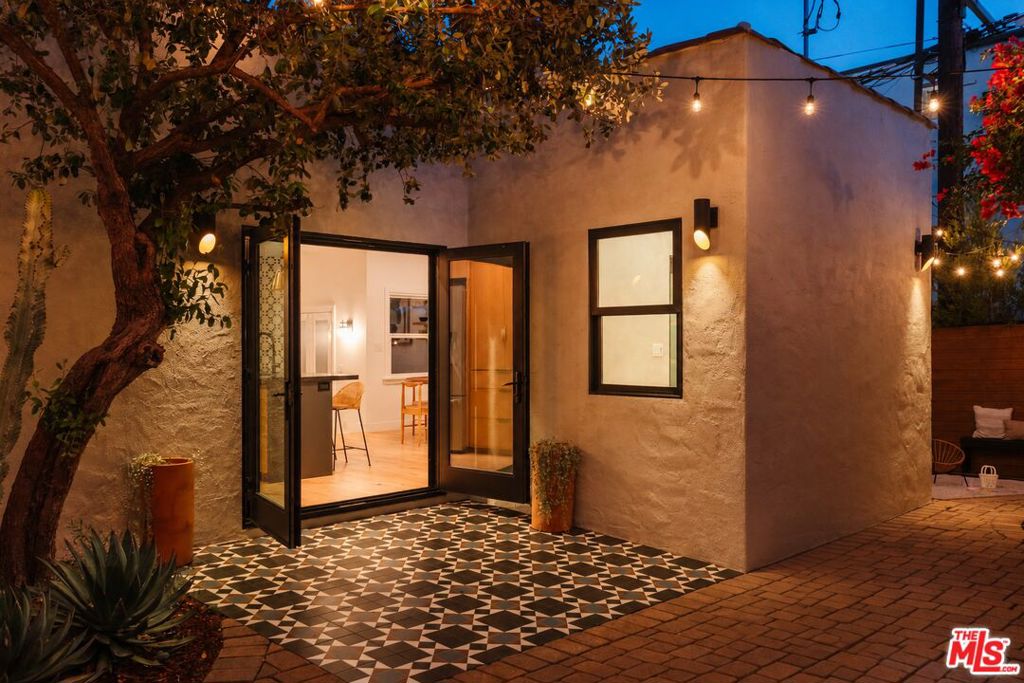 3221 Griffith Park Boulevard Property Photo 46