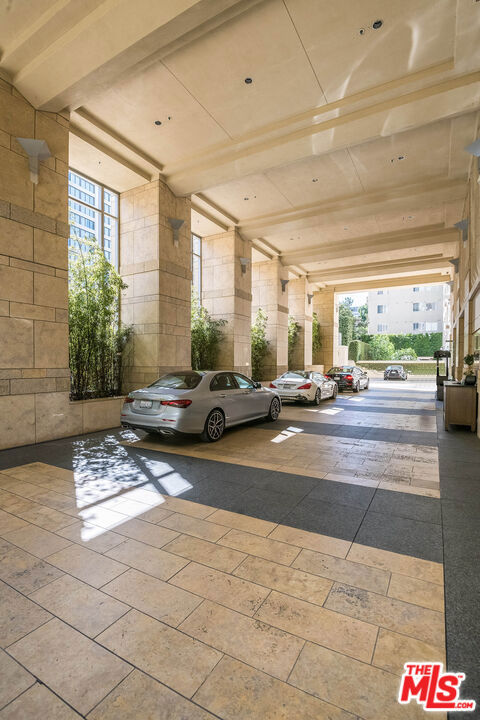 10727 Wilshire Boulevard 502 Property Photo 4