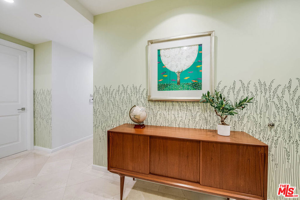 10727 Wilshire Boulevard 502 Property Photo 8