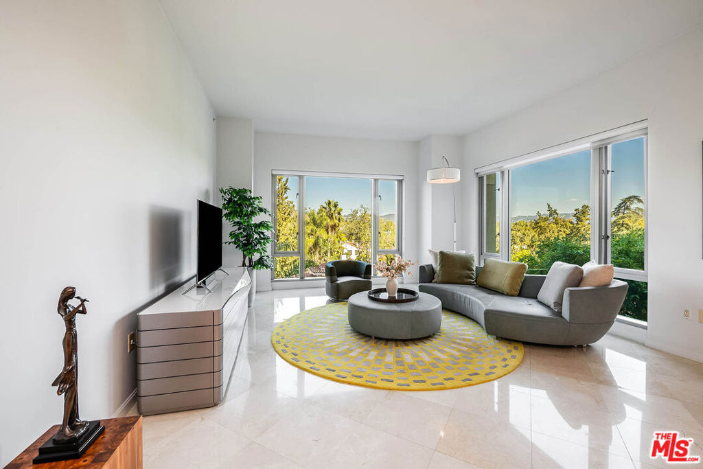 10727 Wilshire Boulevard 502 Property Photo 10