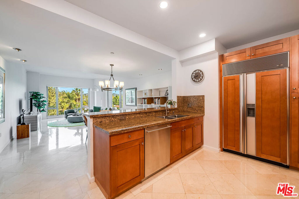 10727 Wilshire Boulevard 502 Property Photo 16