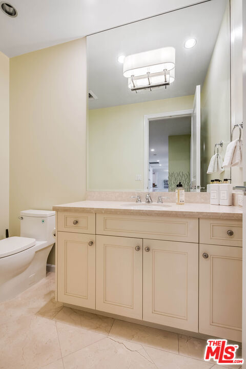 10727 Wilshire Boulevard 502 Property Photo 17