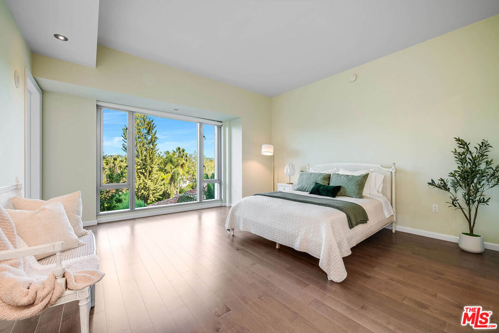10727 Wilshire Boulevard 502 Property Photo 22