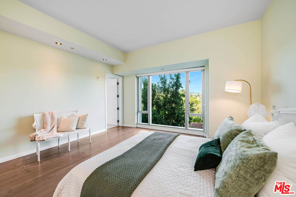 10727 Wilshire Boulevard 502 Property Photo 23