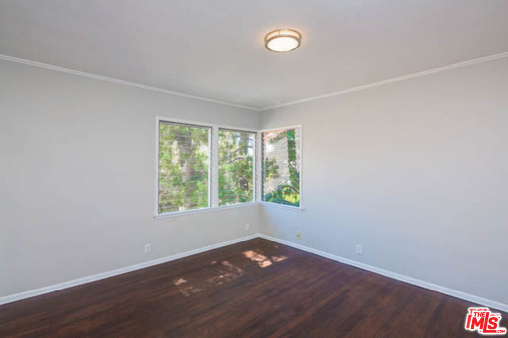 2117 Alcyona Drive Property Photo 5