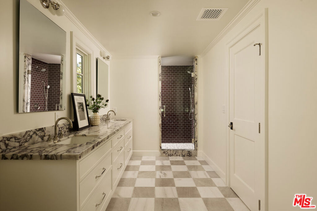 31 Oakmont Drive Property Photo 24