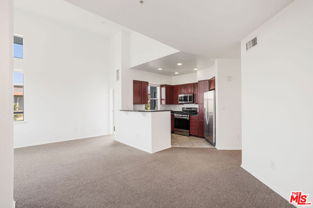 6400 Crescent Parkway 424 Property Photo 10