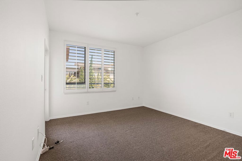 6400 Crescent Parkway 424 Property Photo 12