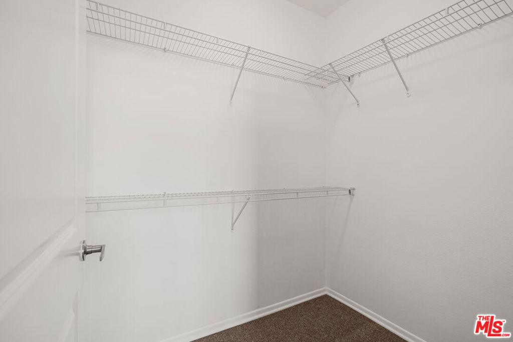 6400 Crescent Parkway 424 Property Photo 15