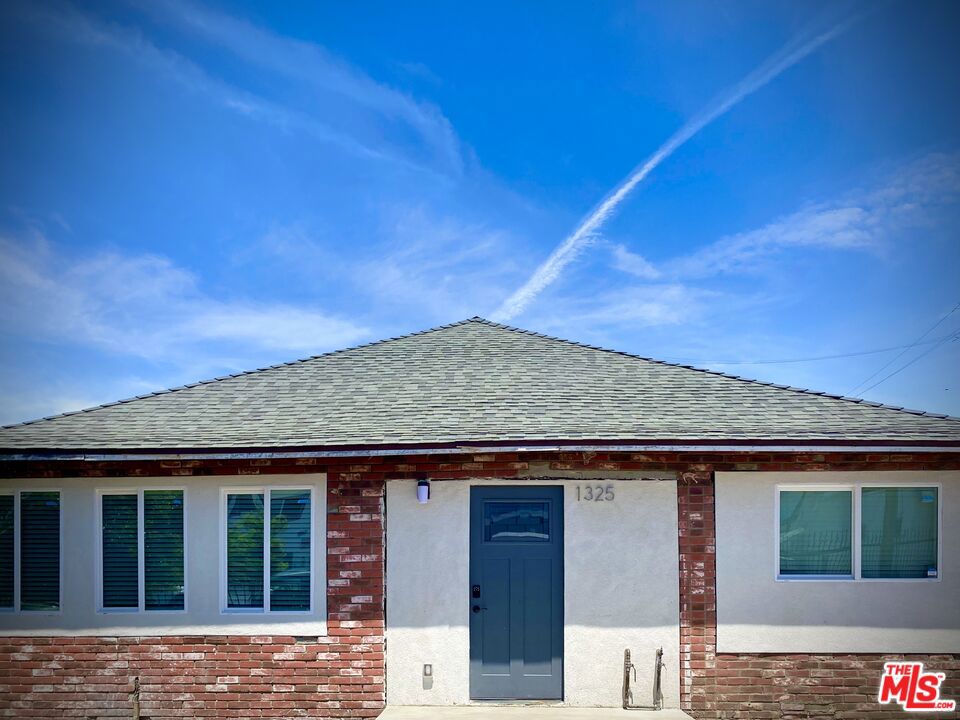 1321 W 30th Street Property Photo 1