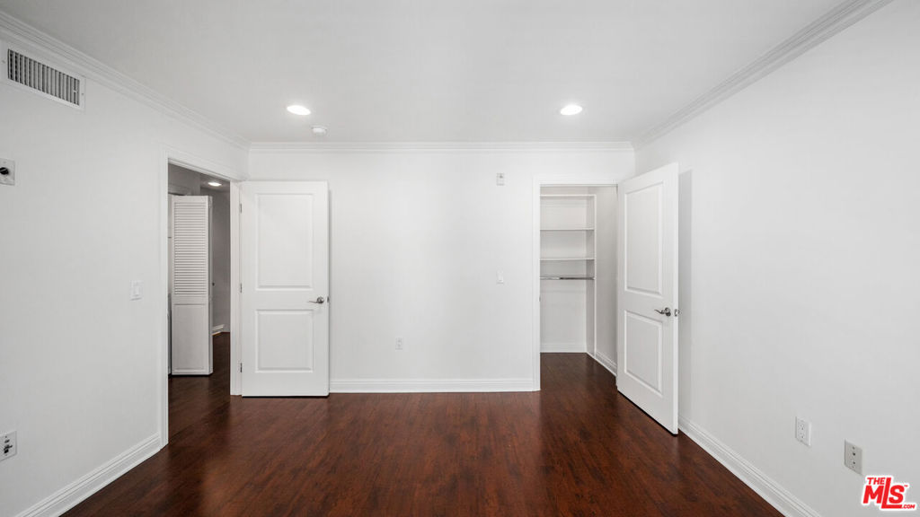 1529 S Beverly Drive 4 Property Photo 16