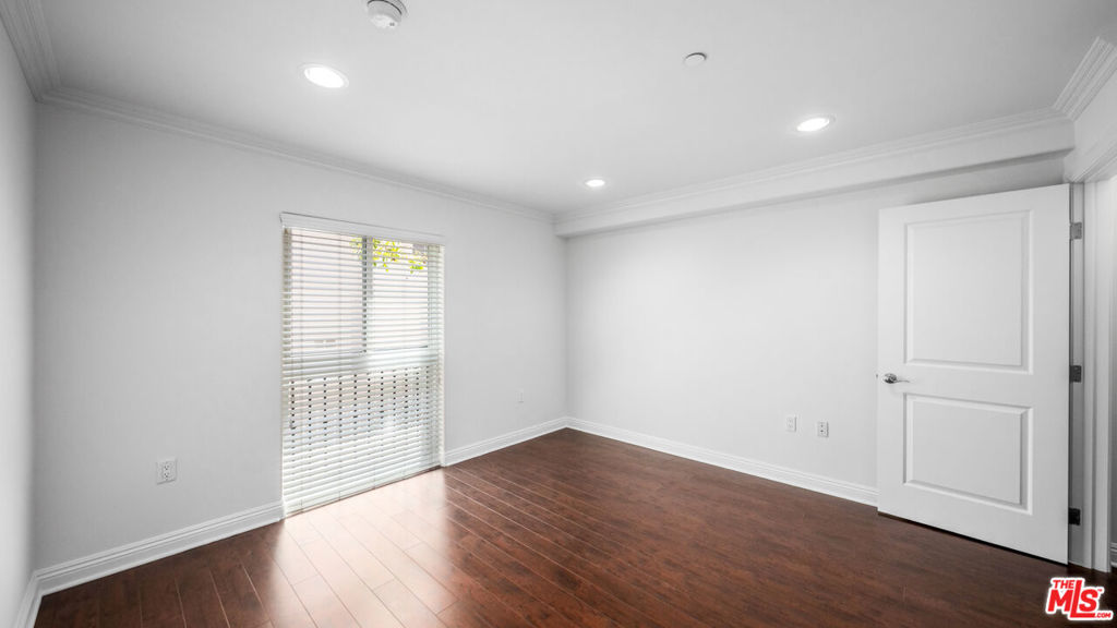1529 S Beverly Drive 4 Property Photo 20