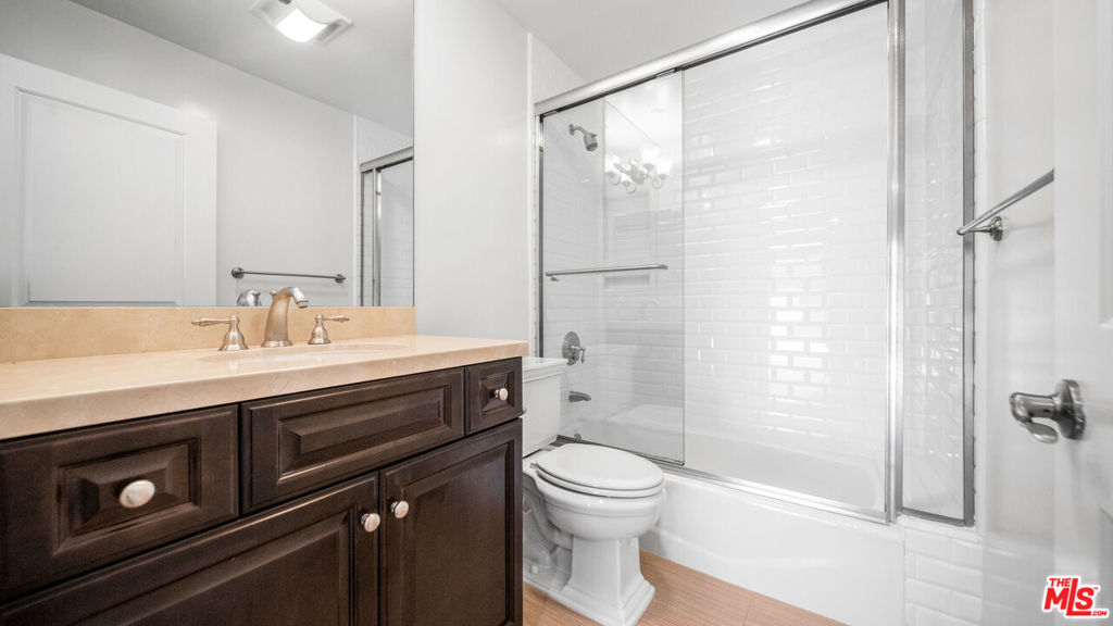 1529 S Beverly Drive 4 Property Photo 22